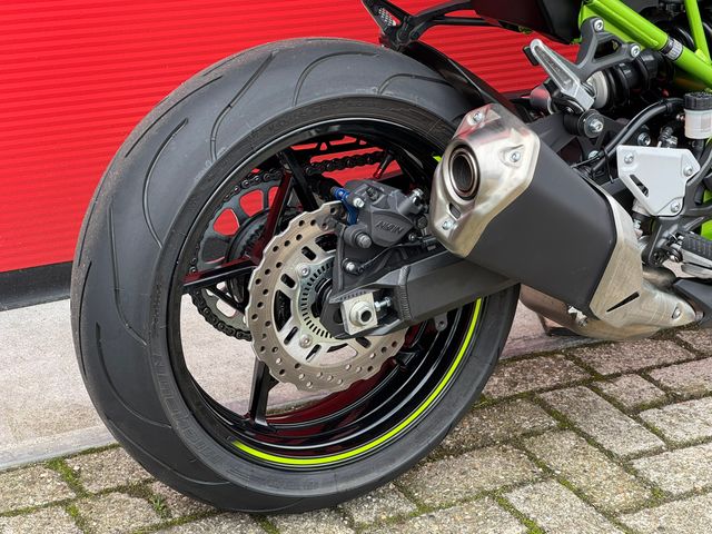 kawasaki - z900