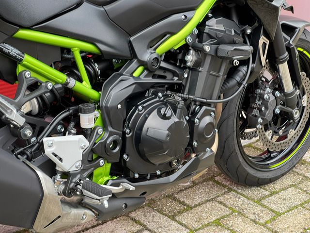kawasaki - z900
