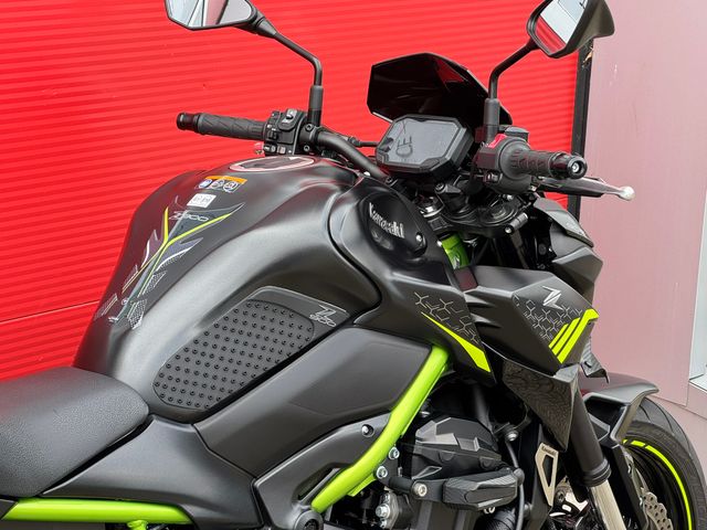 kawasaki - z900