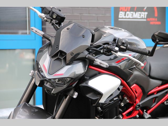 kawasaki - z900