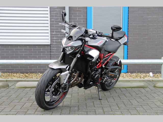 kawasaki - z900