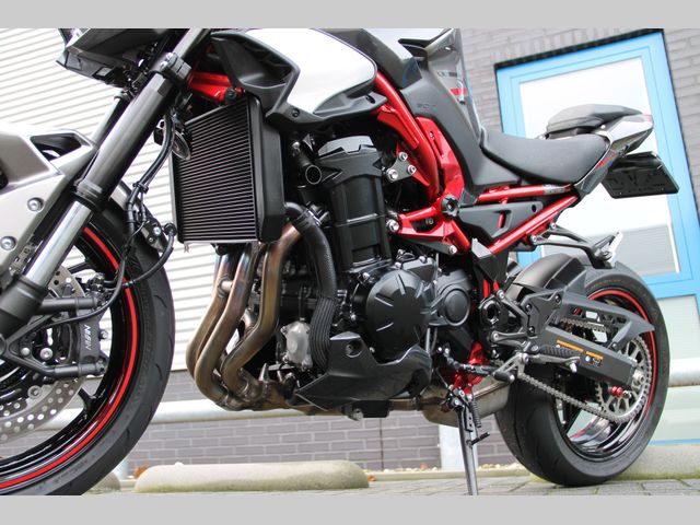 kawasaki - z900