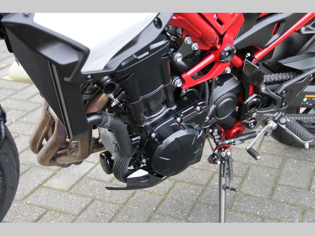 kawasaki - z900