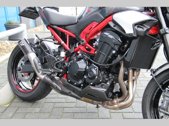 kawasaki - z900
