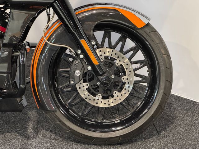 harley-davidson - road-glide-cvo-fltrxse