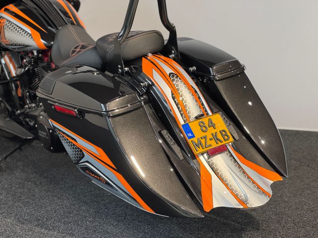 harley-davidson - road-glide-cvo-fltrxse