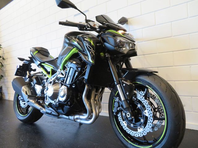 kawasaki - z900