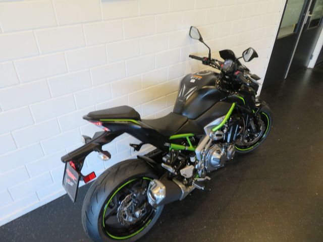 kawasaki - z900