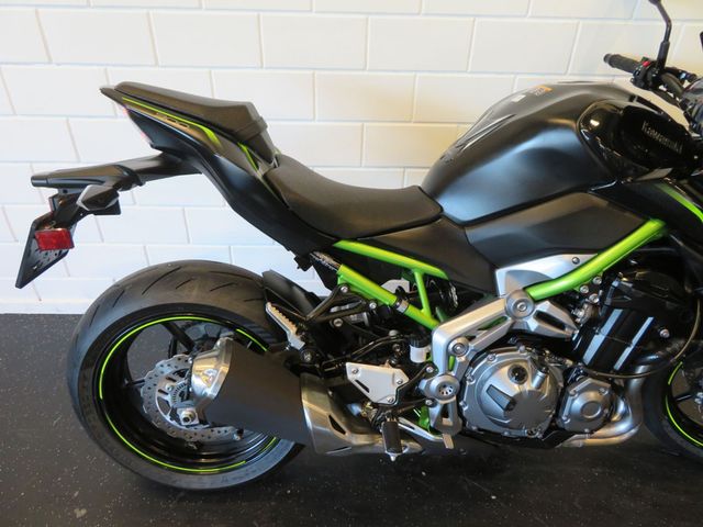 kawasaki - z900