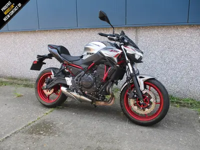 KAWASAKI Z650 – foto 3