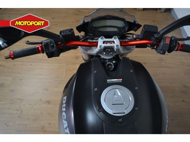 ducati - m-696