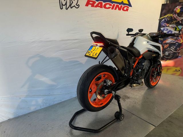 ktm - 890-duke-r