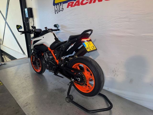 ktm - 890-duke-r