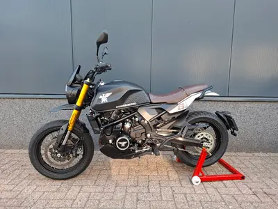 MOTO MORINI SEIEMMEZZO SCR – foto 4