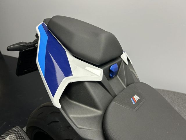 bmw - m-1000-r