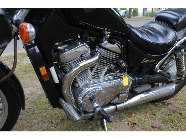 suzuki - vs-700-intruder