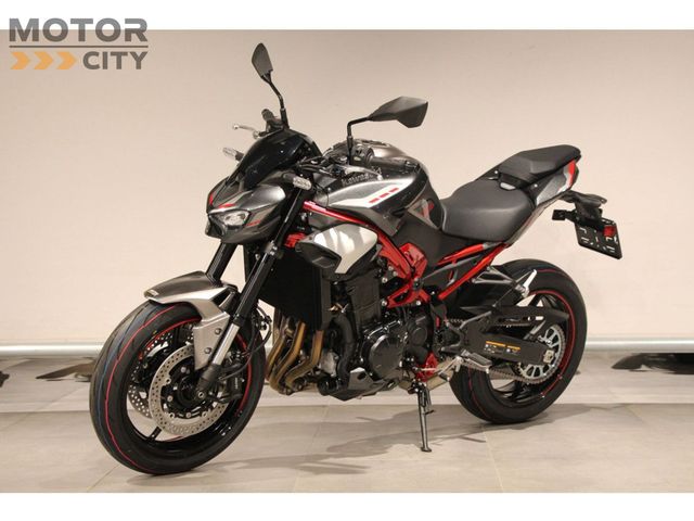 kawasaki - z900