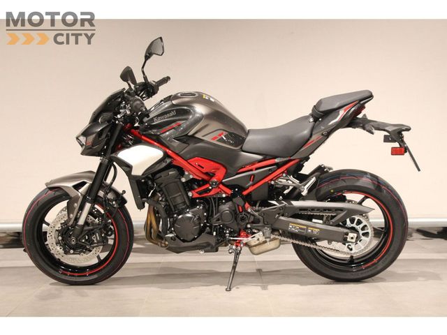 kawasaki - z900