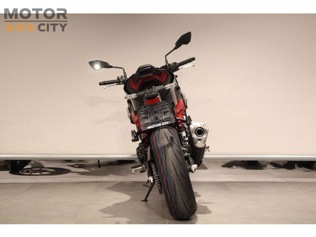 kawasaki - z900