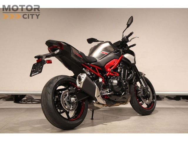kawasaki - z900