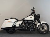 HARLEY-DAVIDSON ROADKING SPECIAL 114