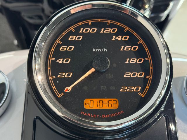 harley-davidson - roadking-special-114
