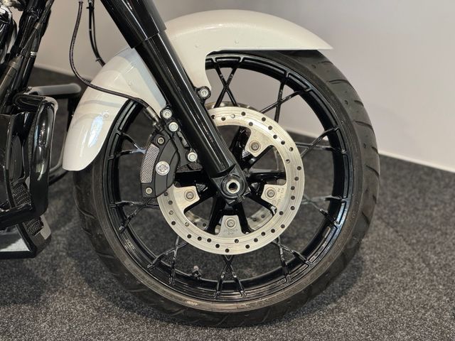 harley-davidson - roadking-special-114