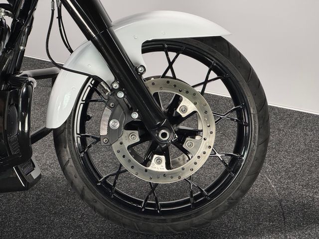 harley-davidson - roadking-special-114