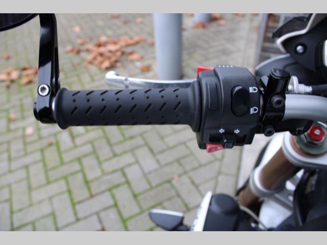 triumph - speed-triple-1050