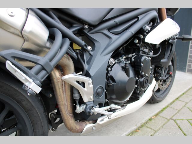 triumph - speed-triple-1050
