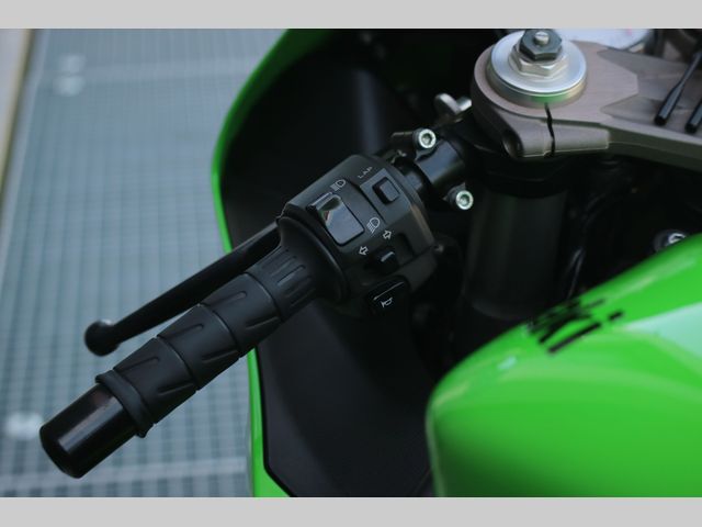 kawasaki - zx-6r-ninja