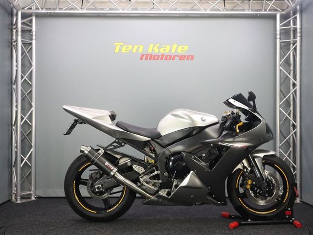 yamaha - r1