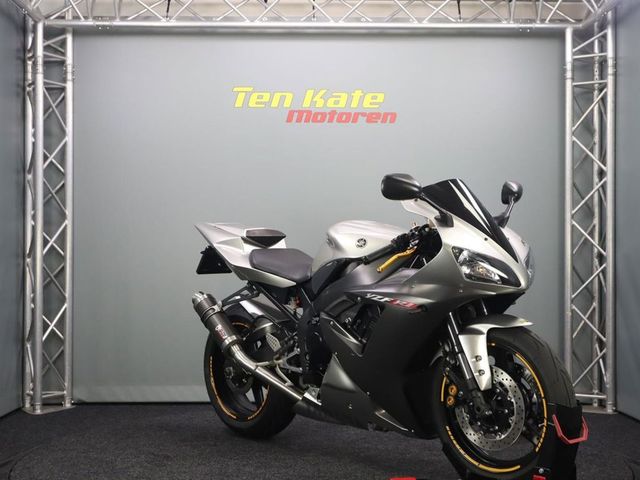yamaha - r1