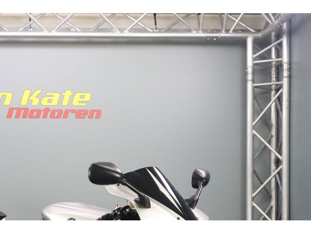 yamaha - r1