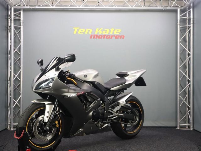 yamaha - r1