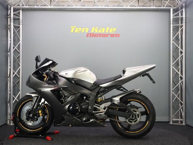 yamaha - r1