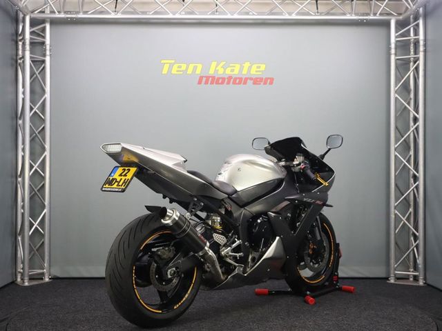 yamaha - r1