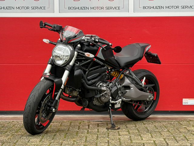 ducati - monster-821-stealth