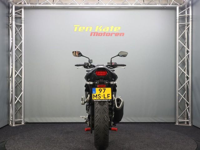 honda - cb-750-hornet