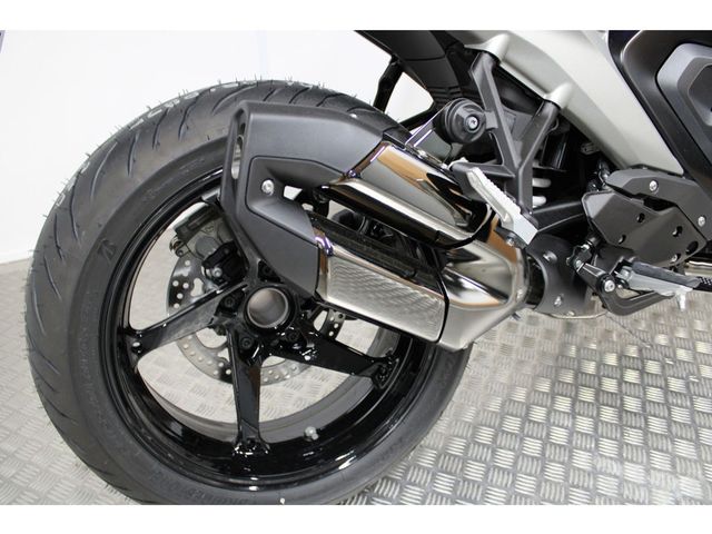 bmw - r-1300-r