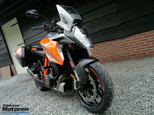 ktm - 1290-super-duke-gt