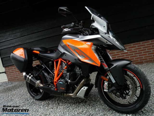 ktm - 1290-super-duke-gt