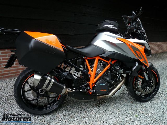 ktm - 1290-super-duke-gt