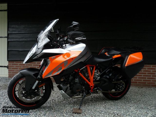 ktm - 1290-super-duke-gt