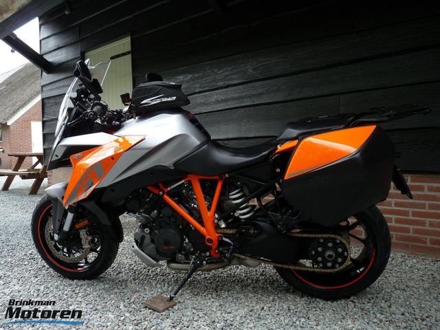 ktm - 1290-super-duke-gt