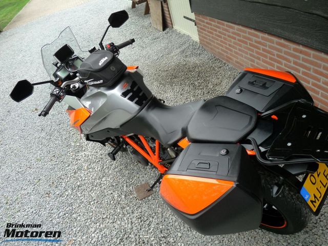ktm - 1290-super-duke-gt