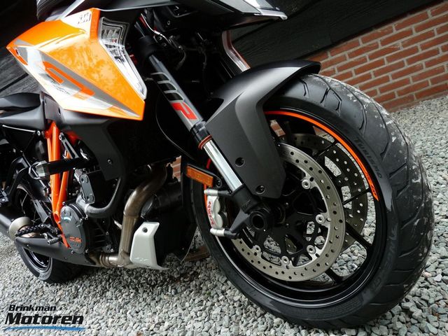 ktm - 1290-super-duke-gt