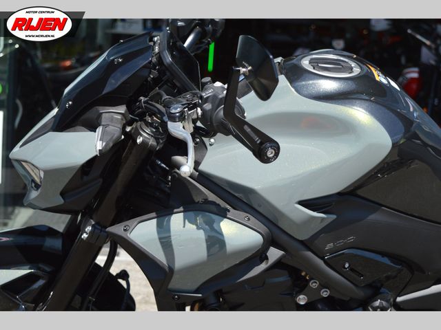 kawasaki - z900