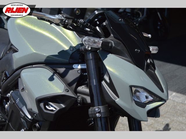 kawasaki - z900