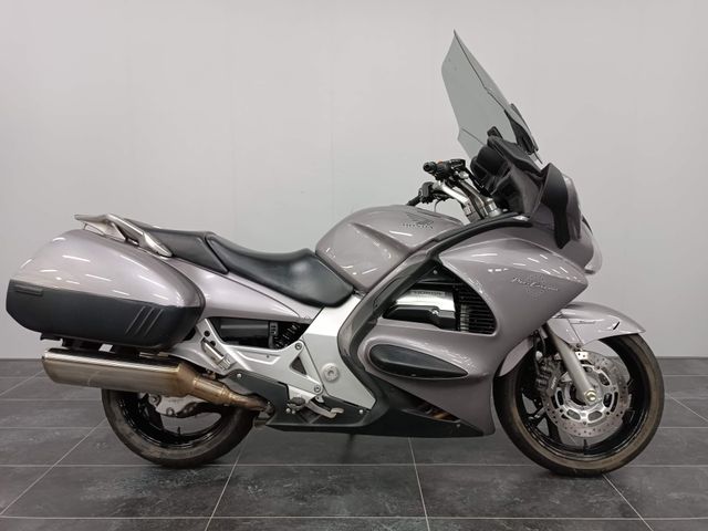 honda - st-1300-pan-european